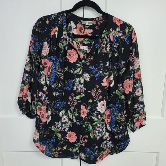 Pleione floral blouse size medium - Picture 6 of 8